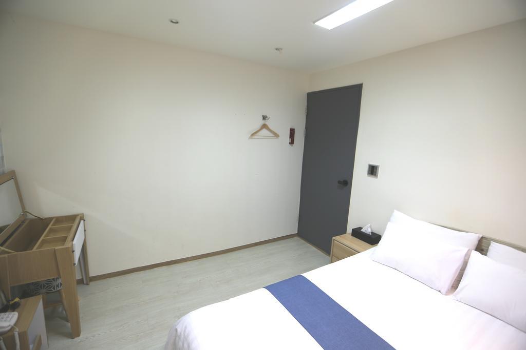 Must Stay Hotel Myeongdong Seoul Bagian luar foto